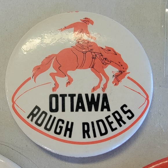 7 CFL Ottawa Roughrider Buttons / Pinbacks - Picture 6 of 8